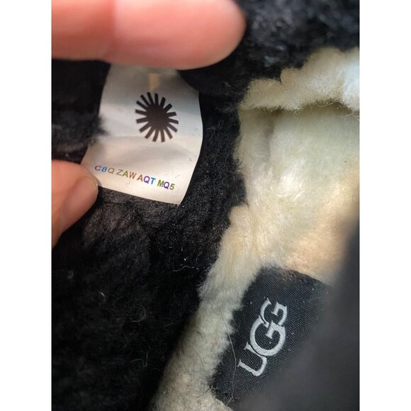 Ugg Neumel Clear Chukka Black Suede Sheepskin Ankle Boot Women's Size 5 - Picture 12 of 12